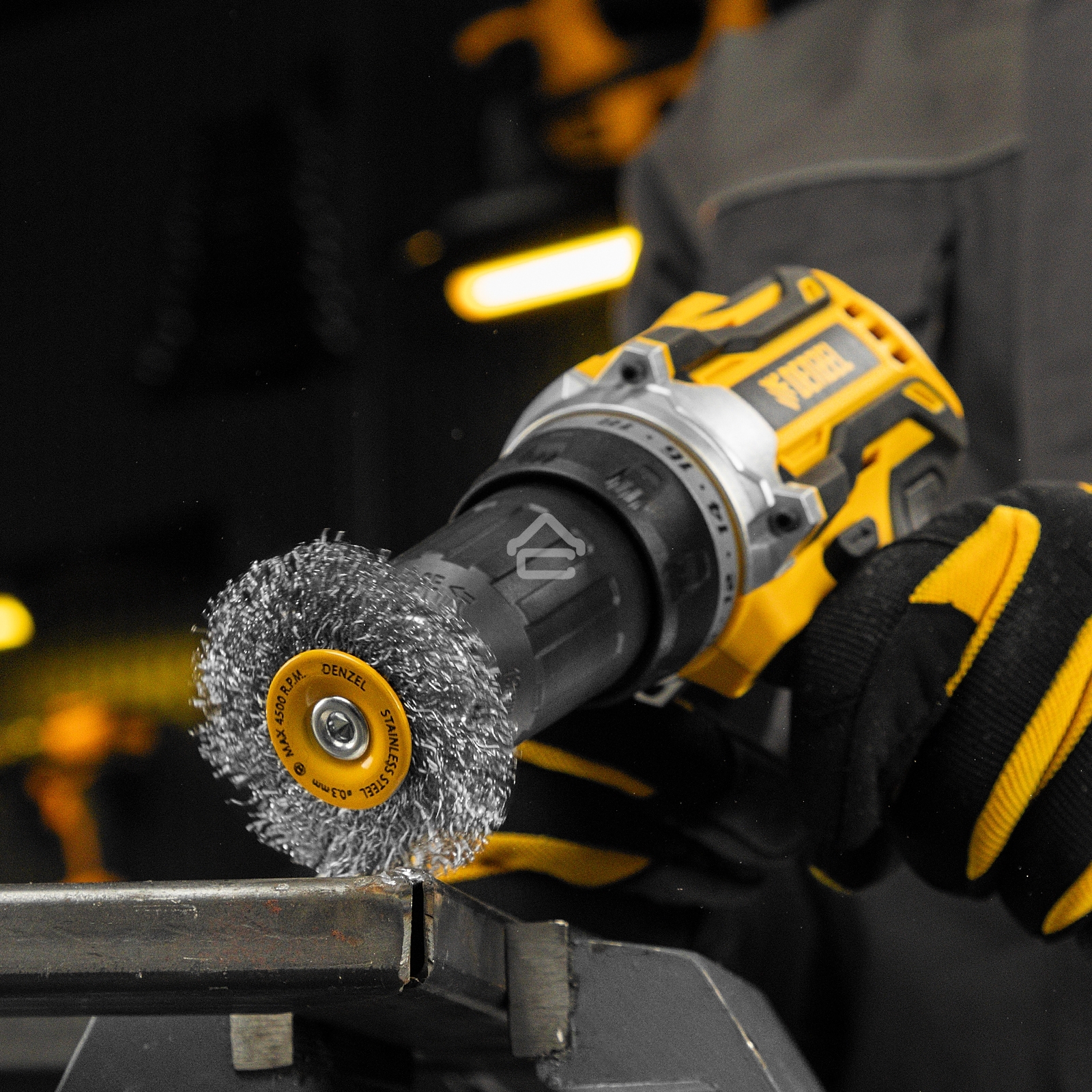 Щетка для дрели Denzel 60 мм, плоская, со шпилькой, нержавеющая витая проволока