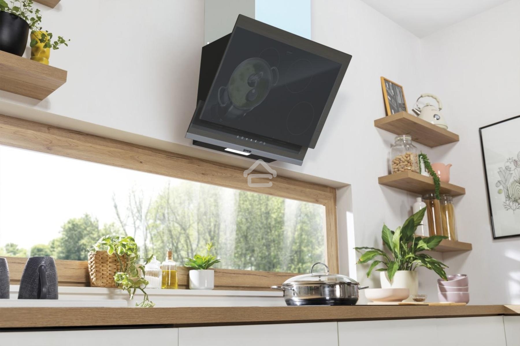 Вытяжка наклонная Gorenje WHI649X21P черный/серебристый, 60 см, 740 куб. м/ч, 67 дБ