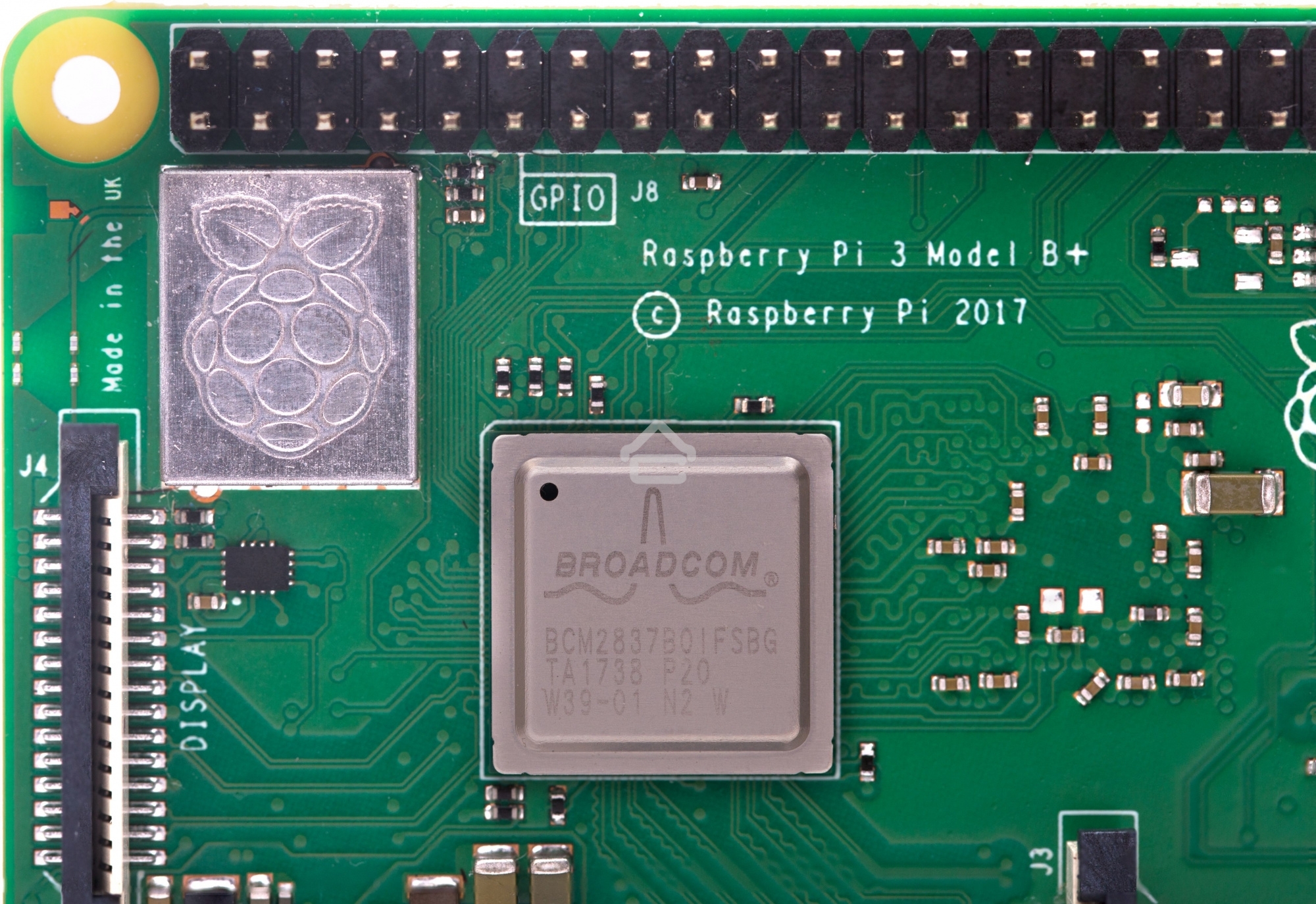 Компьютер Мини Raspberry Pi 3 Model B+ (RA433, E14 Version) Retail, 1GB RAM, Cortex-A53 (ARMv8) 64-bit SoC @ 1.4GHz Broadcom BCM2837B0 CPU, WiFi, Bluetooth, 40-pin extended GPIO, 4x USB 2.0, HDMI, CSI camera port, DSI displ.port, MicroSD port (137-3331), 