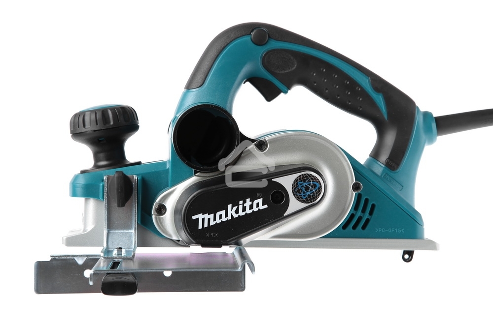 Рубанок Makita KP0810C Рубанок,1050Вт,12000об\м,ширина-82мм,глуб-4мм,3.2кг,кор,парал упор