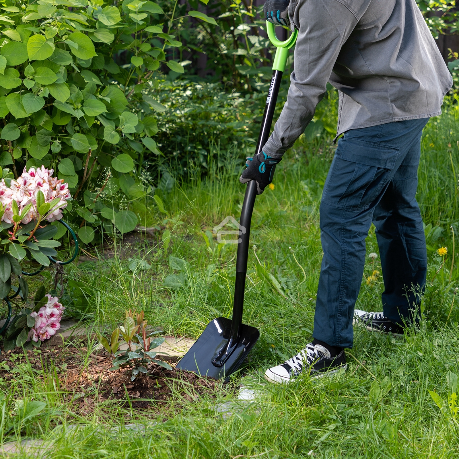 Лопата Сибртех совковая, металлический черенок