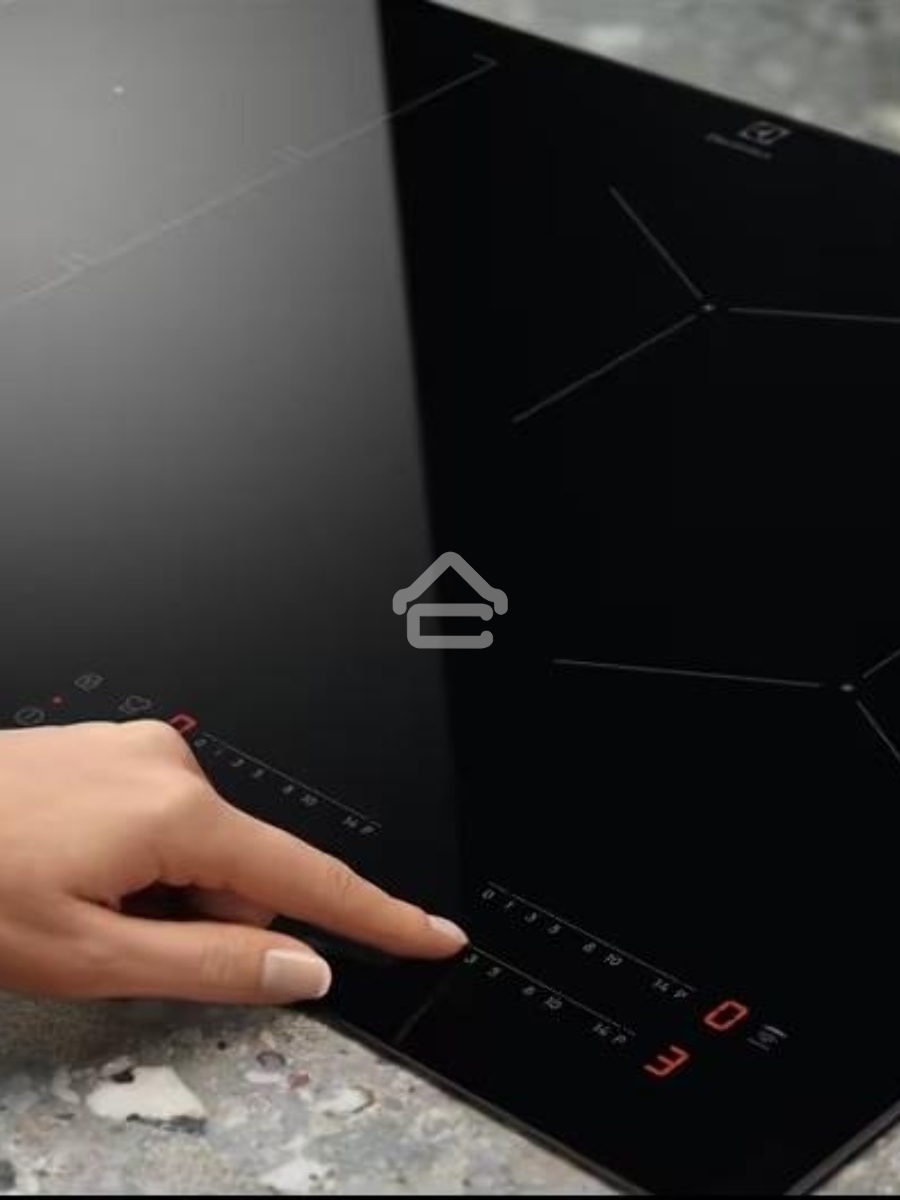 Индукционная варочная панель Electrolux CIT61443