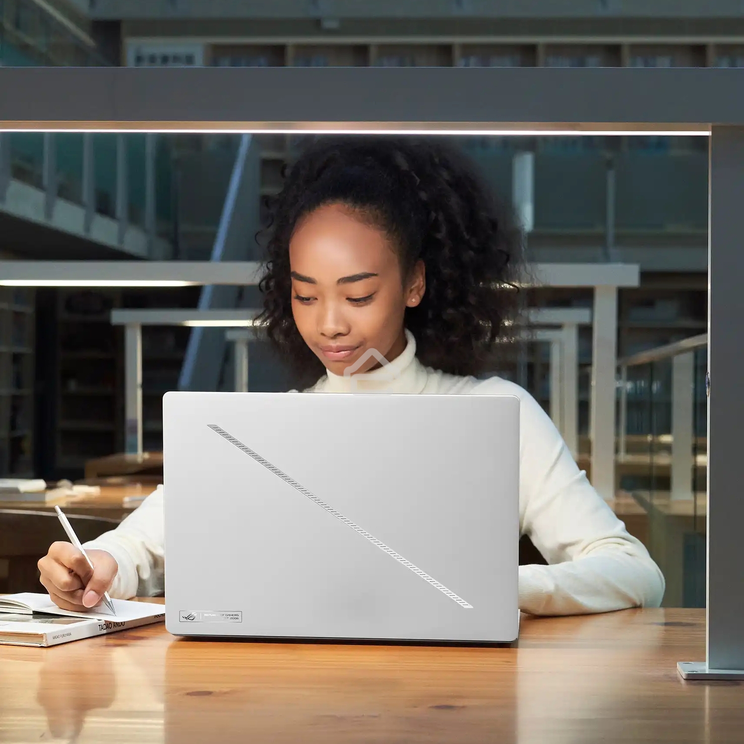 Ноутбук ASUS ROG Zephyrus G16 GU605MV Ultra 7 155H 16Gb SSD 1Tb NVIDIA RTX 4060 8Gb 16 WQXGA OLED 90Вт*ч No OS белый GU605MV-QR259 90NR0IT2-M00CK0