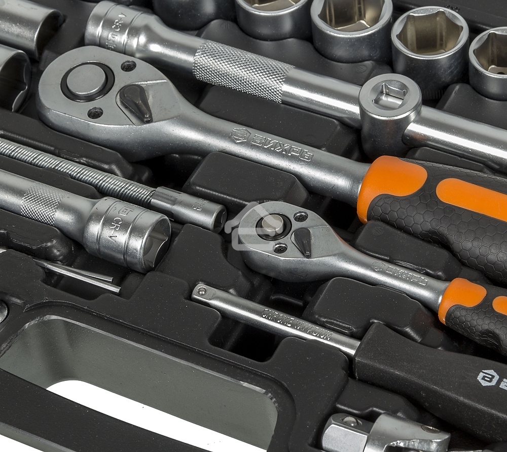 Набор инструментов 1/2дюйм; 1/4дюйм CrV пластик. кейс (94 предм.) Вихрь 73/6/7/5