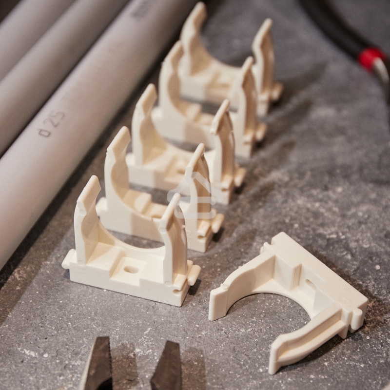 Крепеж-клипса для монтажного пистолета Rexant Ø 32 мм, белая (50 шт/уп)