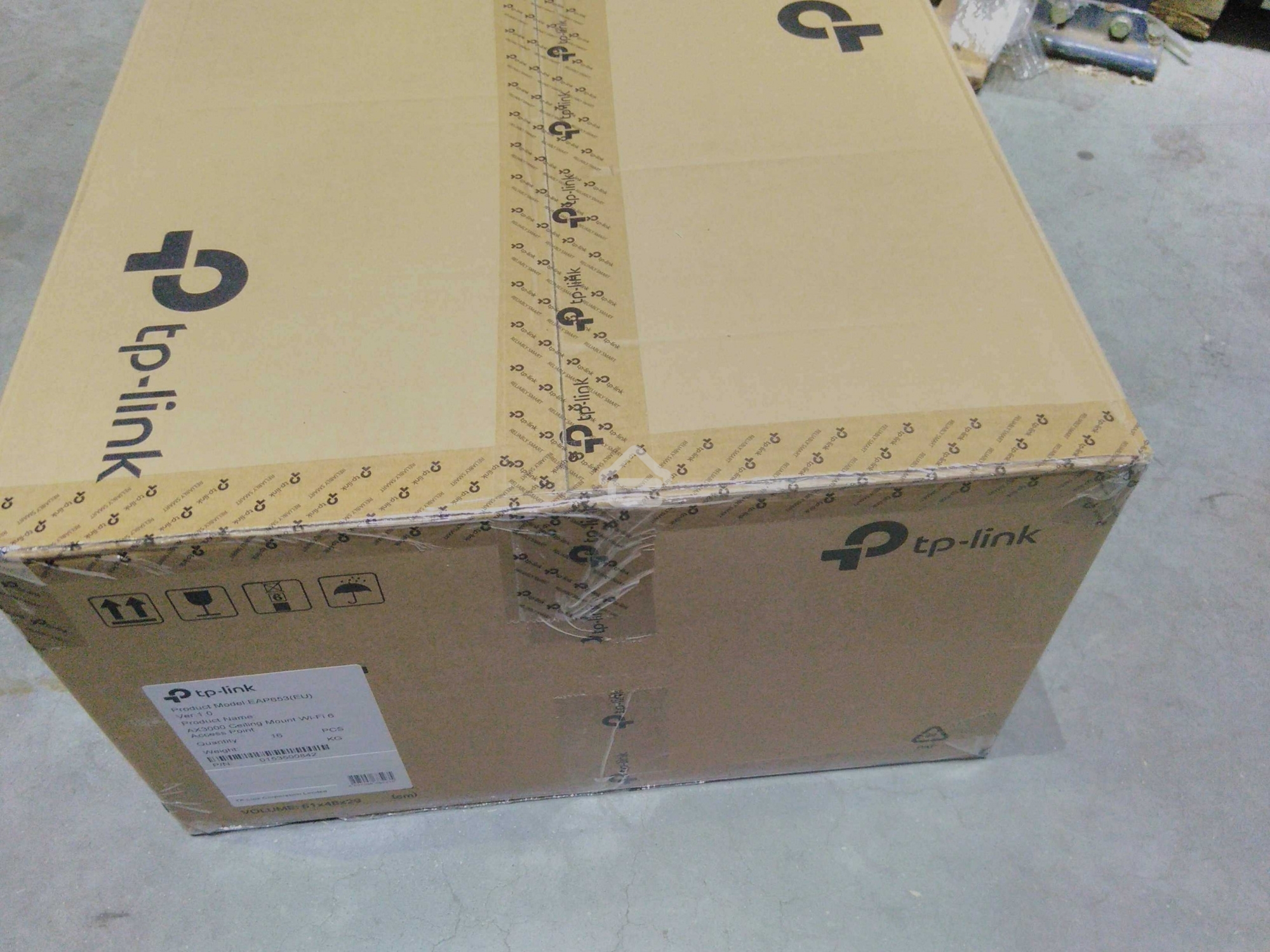 Потолочная точка доступа TP-Link EAP653 AX3000 Ceiling Mount Dual-Band Wi-Fi 6 Access Point, 1?1Gbps RJ45 Port, 574Mbps at2.4 GHz + 2402 Mbps at 5 GHz, 802.3at POE, 2?Internal Antennas