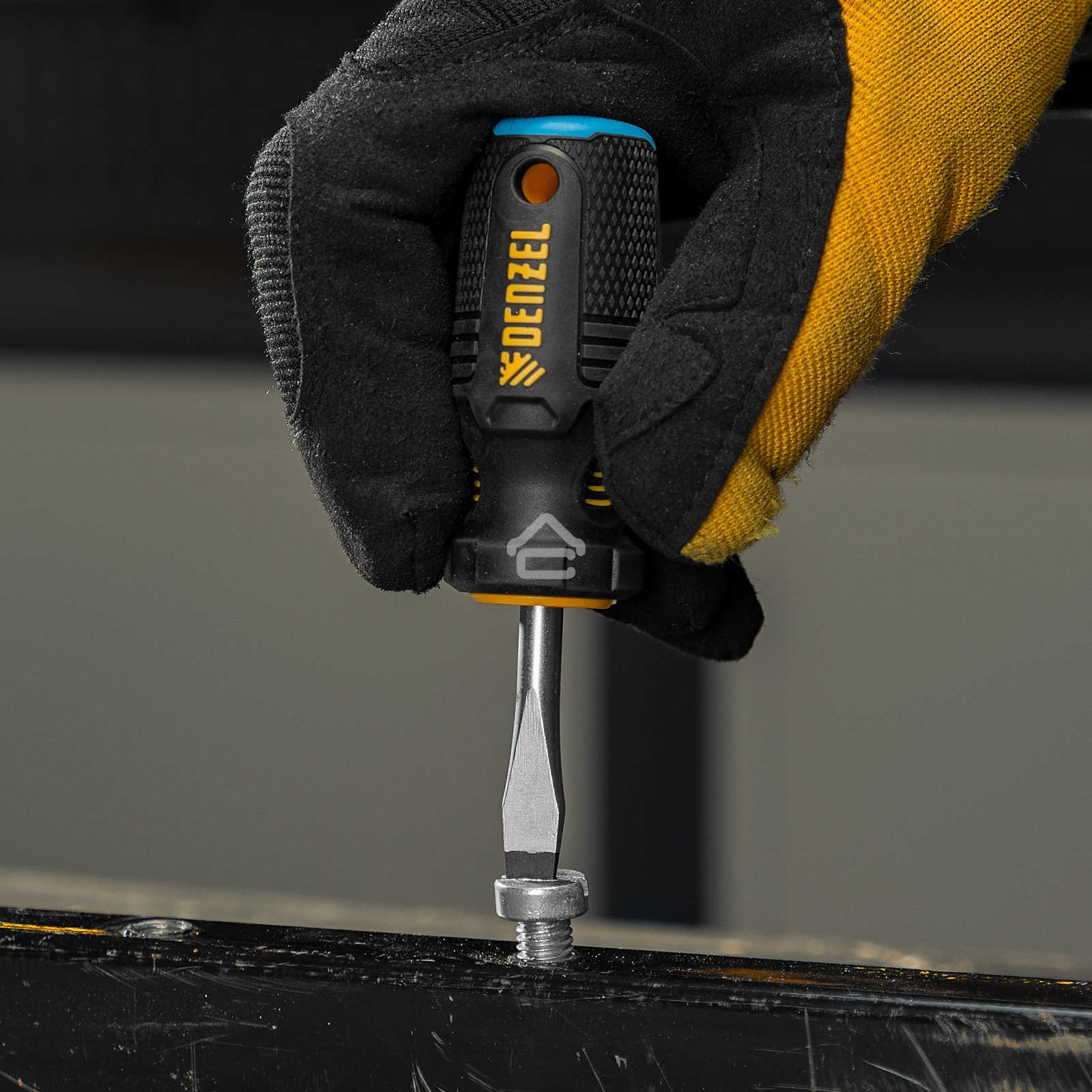 Отвертка SL6x38 мм, CrV, трехкомпонентная рукоятка Denzel