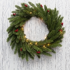 Еловый венок с ягодами и гирляндой Neon-night Ø 45 см, 20 LED, 2 х АА, литой, теплое белое свечение