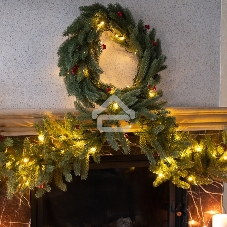 Еловый венок с ягодами и гирляндой Neon-night Ø 45 см, 20 LED, 2 х АА, литой, теплое белое свечение