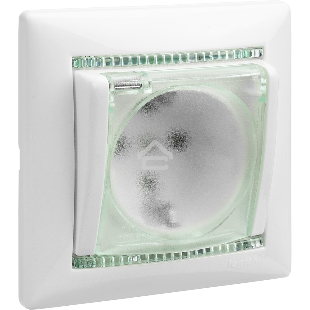 Электроустановочные изделия Legrand Legrand 774220 Розетка Valena влагозащищенная IP44 с заземлением с крышкой и защитными шторками (белая)