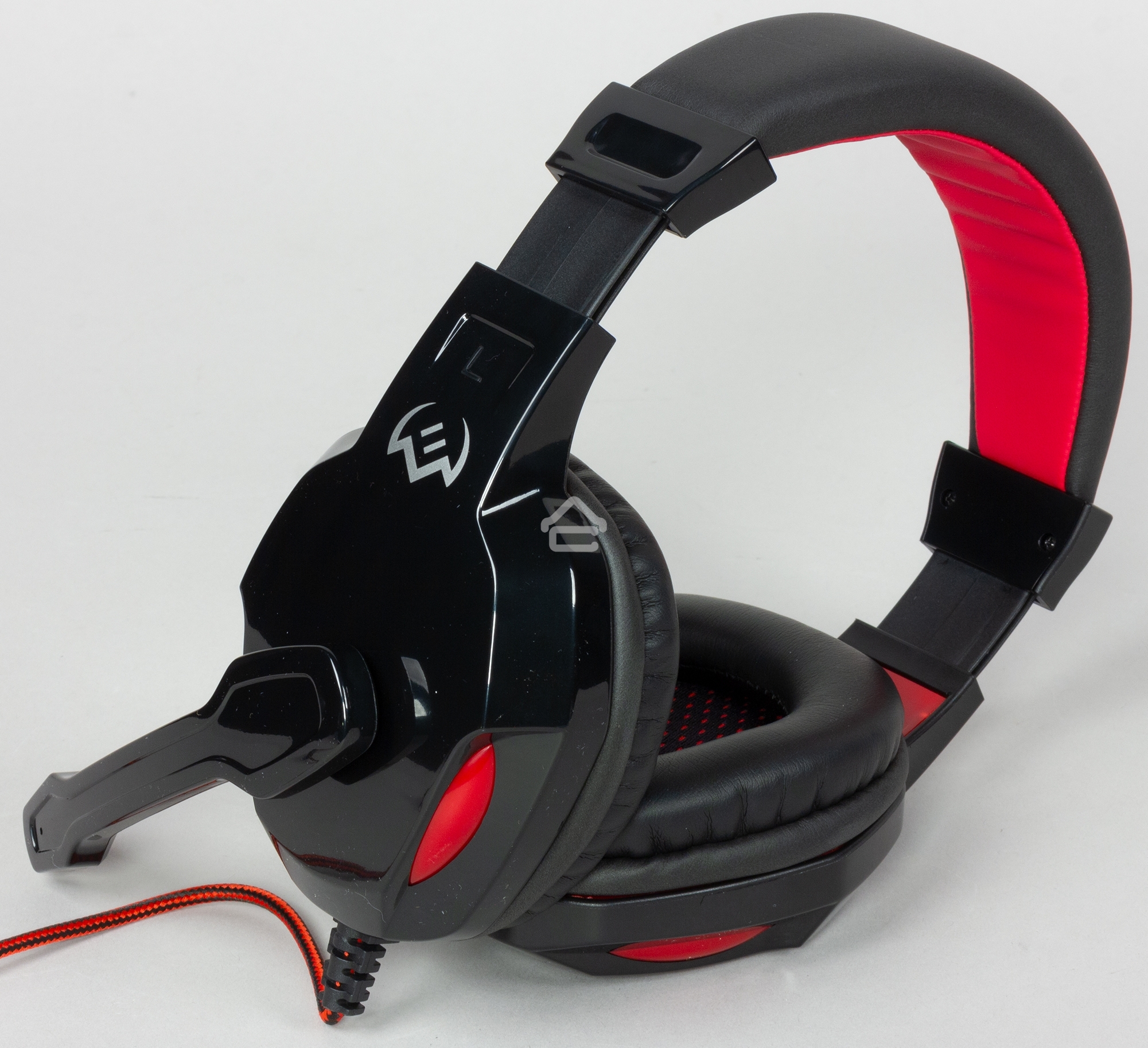 Игровой набор SVEN GS-4300 клавиатура+мышь+гарнитура+коврик