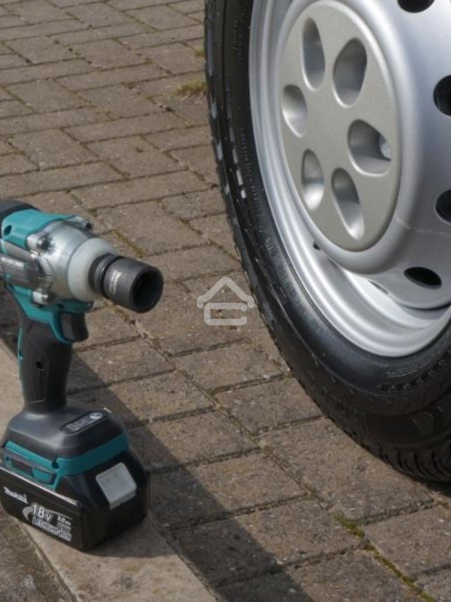 Гайковерт акк MAKITA DTW285Z18В, Li-ion, 0-1800\2600\3500у\м, 280Нм, квадр1\2