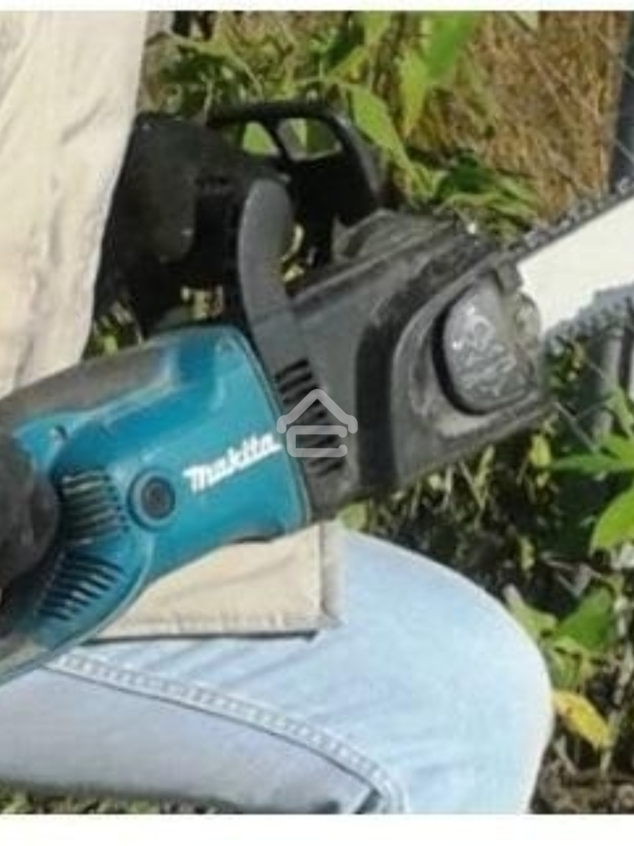 Электрическая цепная пила Makita UC3550A 2000Вт дл.шин.:14