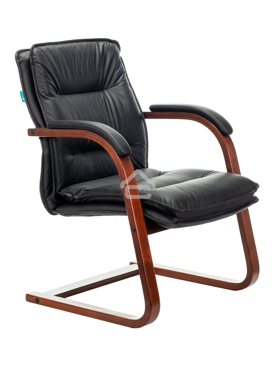 Кресло офисное Бюрократ T-9927WALNUT-AV черный, кожа, полозья дерево