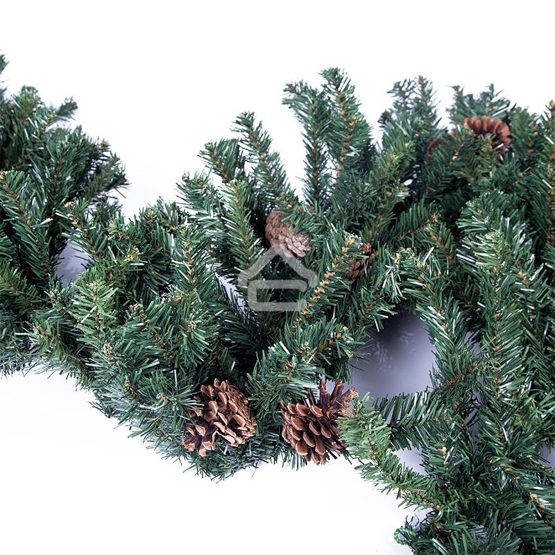 Еловый шлейф Neon-night 2,7 м с шишками, объем 36 см