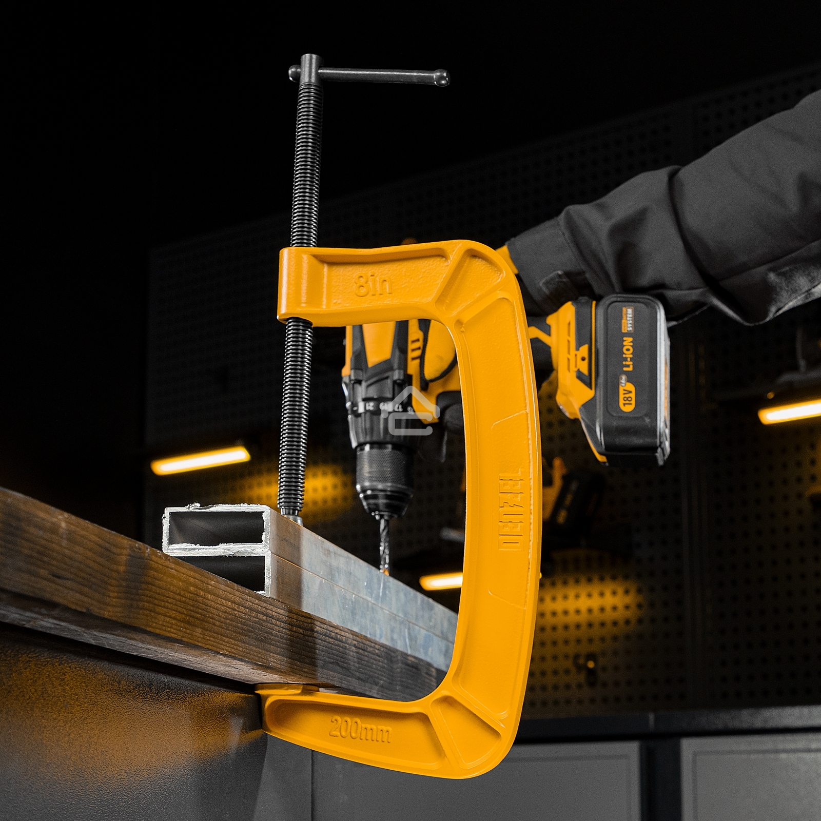 Струбцина Denzel G-образная, усиленная, 200 мм