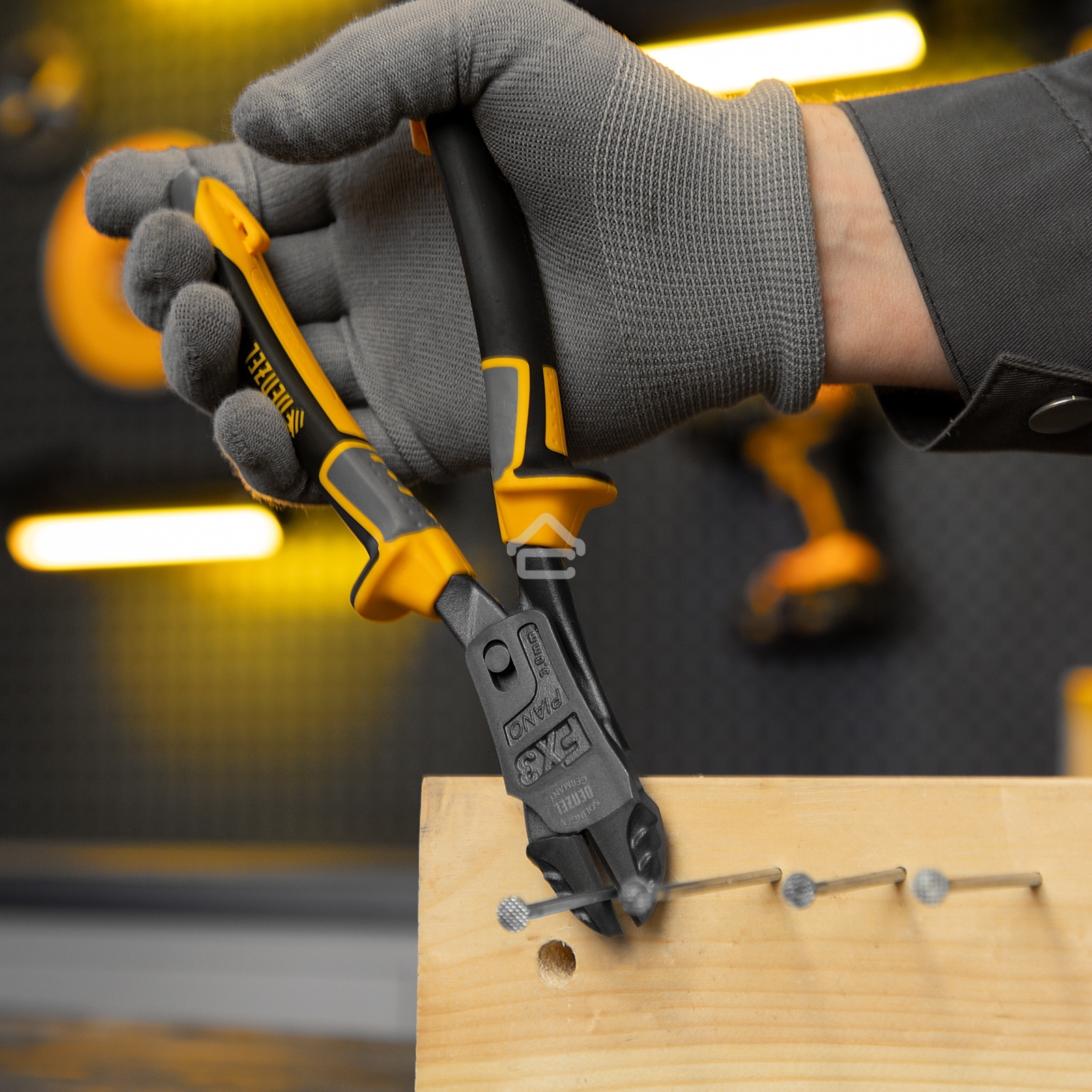 Бокорезы Denzel 215 мм, усиленные, трехкомпонентные рукоятки