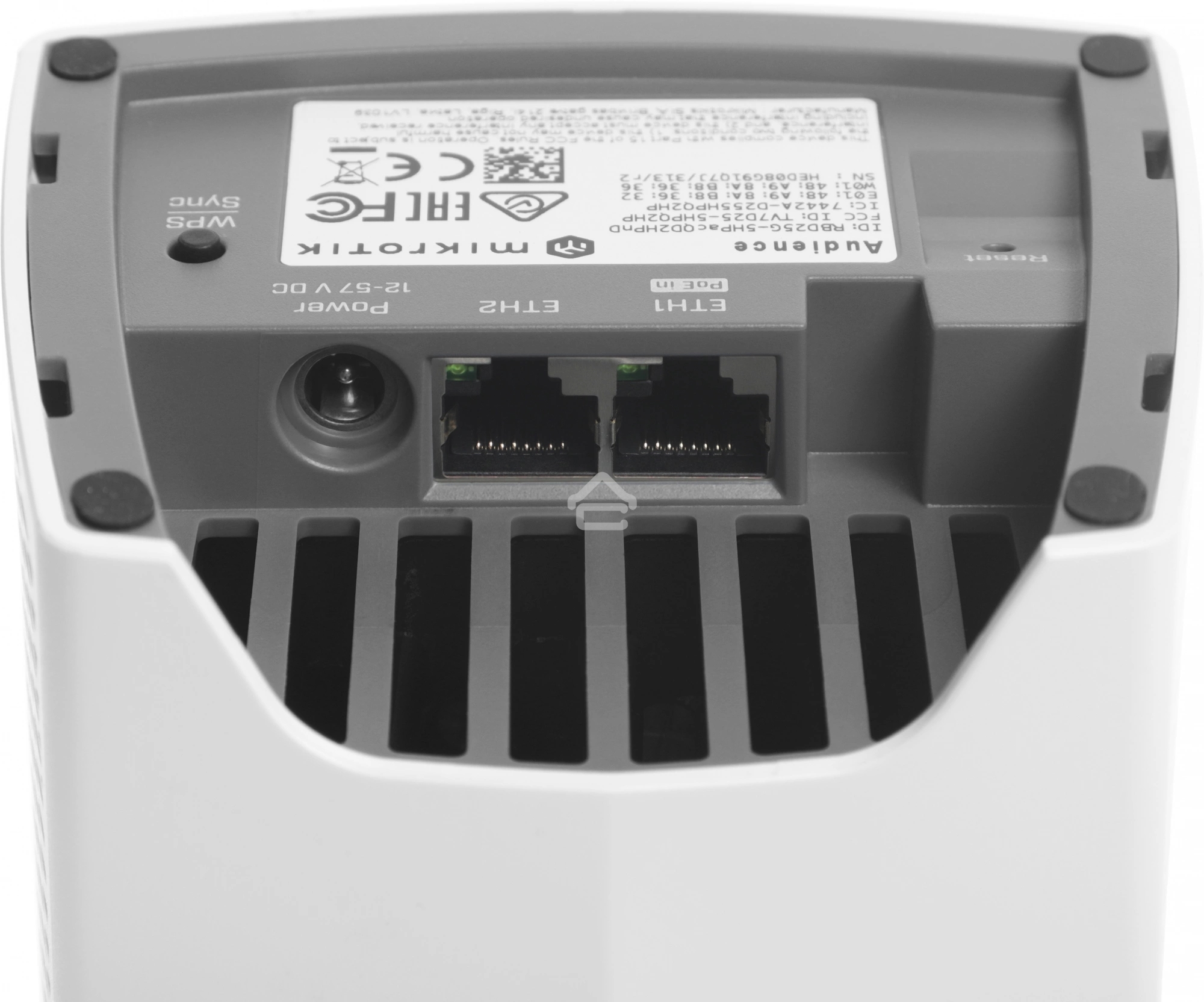 Точка доступа MikroTik Audience Mesh, 3 диапазона, 802.11ac(RBD25G-5HPacQD2HPnD)