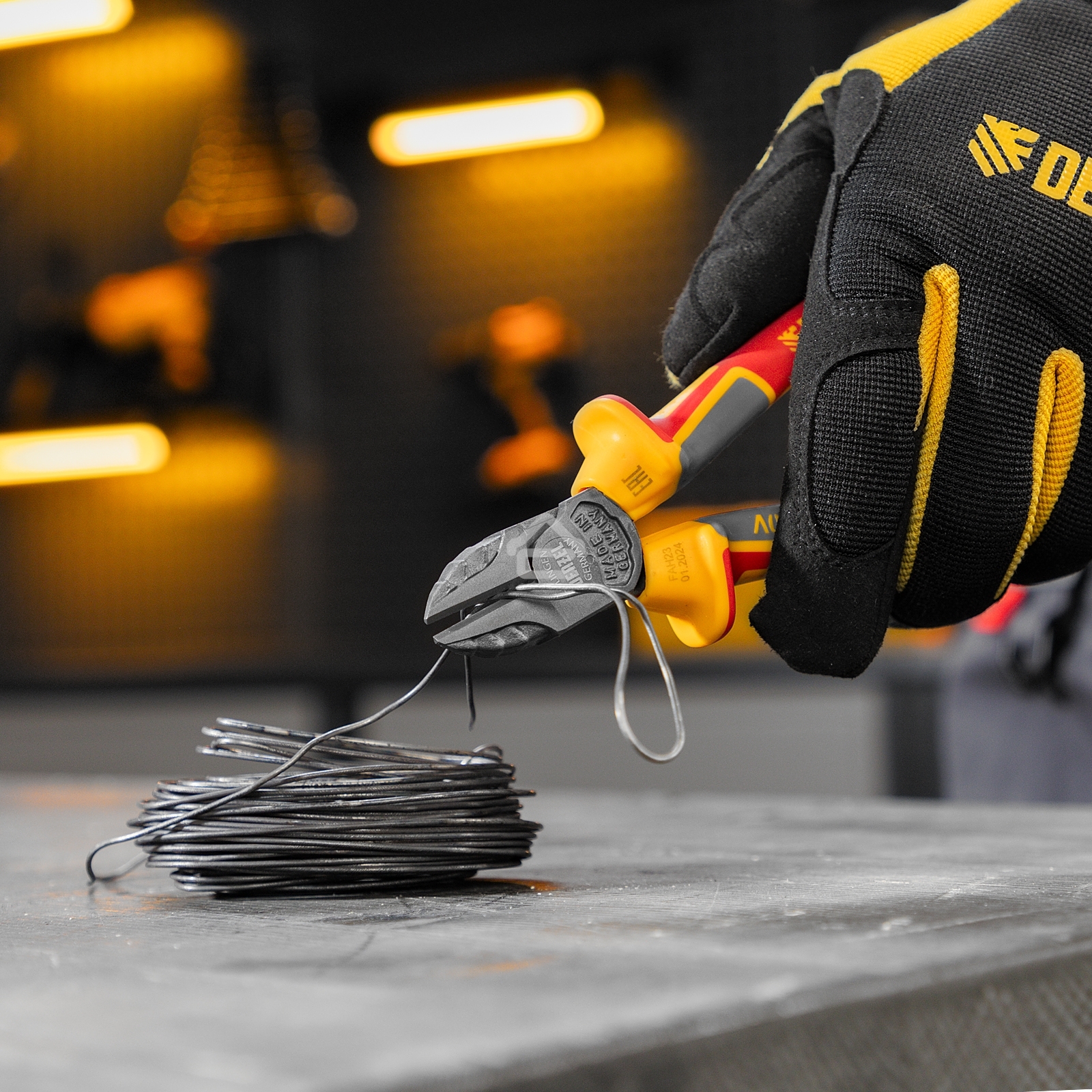 Бокорезы Denzel диэлектрические рукоятки, до 1000 В, трехкомпонентные рукоятки, 160 мм