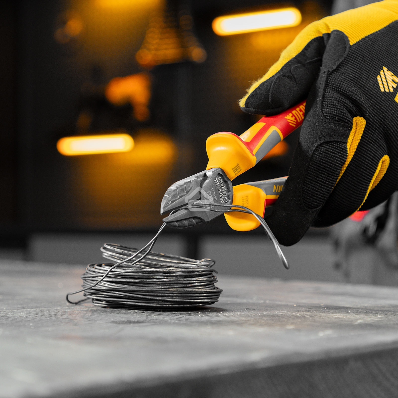 Бокорезы Denzel диэлектрические рукоятки, до 1000 В, трехкомпонентные рукоятки, 180 мм