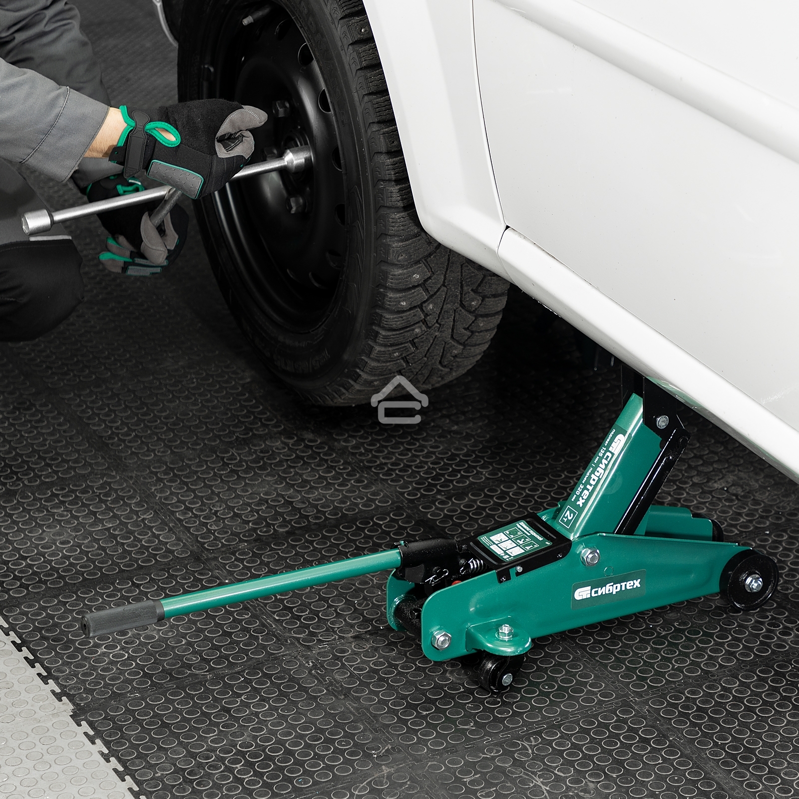 Домкрат гидравлический подкатной, Сибртех 2 т, 135-320 мм, в пластиковом кейсе