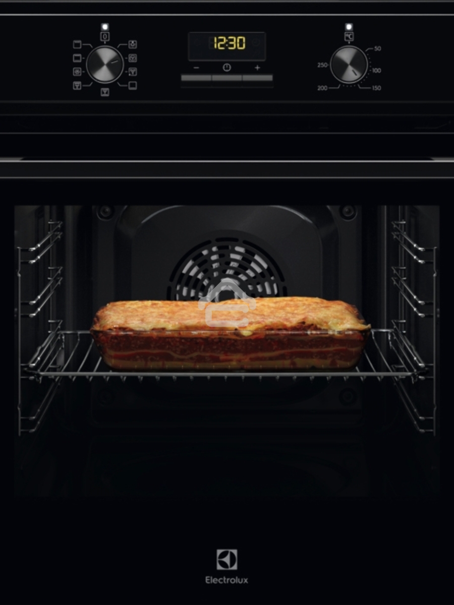 Духовой шкаф электрический Electrolux EOF3H50BK черный