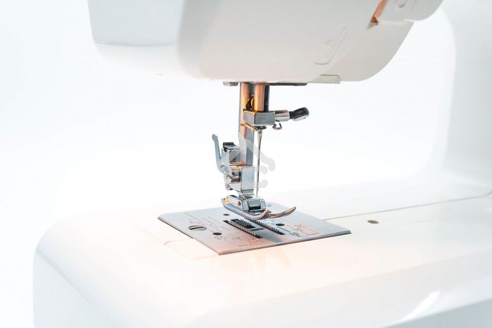 Швейная машинка LEGEND by Janome LE-25