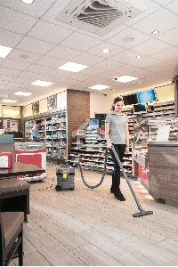 Пылесос Karcher NT 22/1 Ap L серый, 1300 Вт, уборка влажная и сухая, пылесборник мешок 22 л
