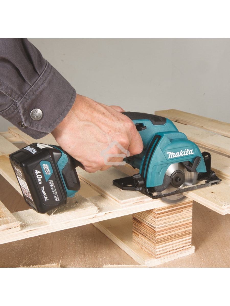 Пила циркулярная MAKITA HS301DWAE10.8В 2х2Ач Li-ion 1500об\м диск-ф85мм рез-25.5мм 1.6кг чем