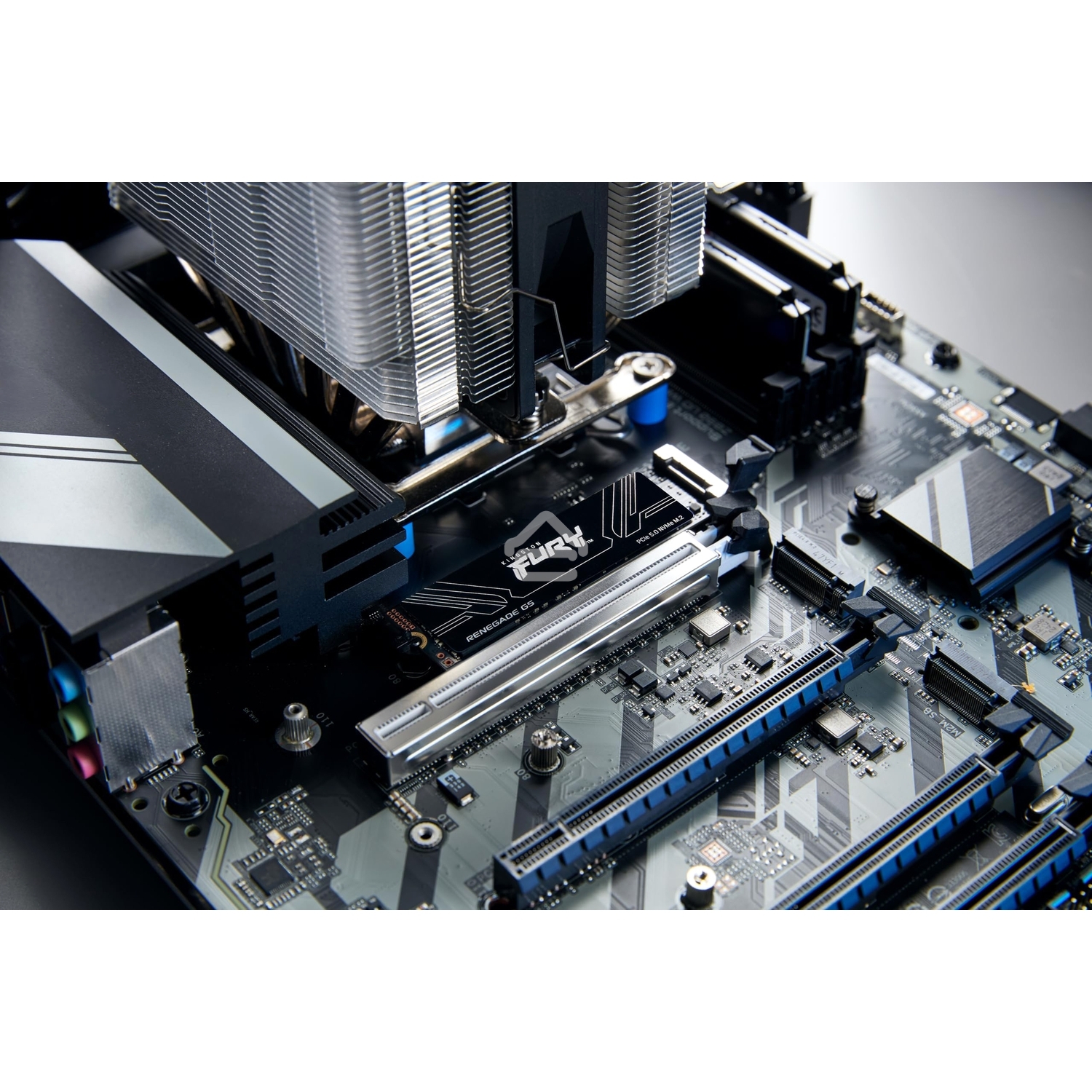 Накопитель SSD Kingston Fury Renegade, 2Tb, M.2(22x80мм), NVMe, PCIe 5.0 x4, 3D TLC, R/W 14700/14000Mb/s, IOPs 2 200 000/2 200 000, TbW 2000, DWPD 0.5 (12 мес)