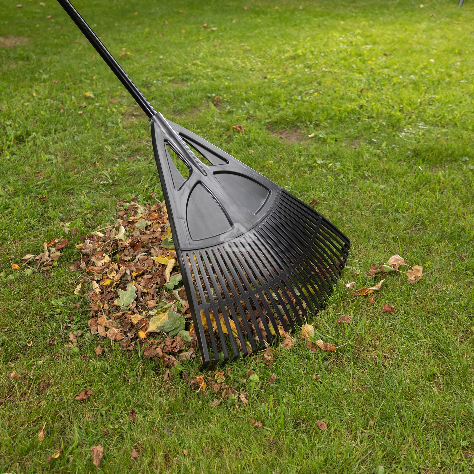 Грабли веерные пластиковые Palisad, 620х1750 мм, 27 плоских зубьев, алюминиевый черенок,