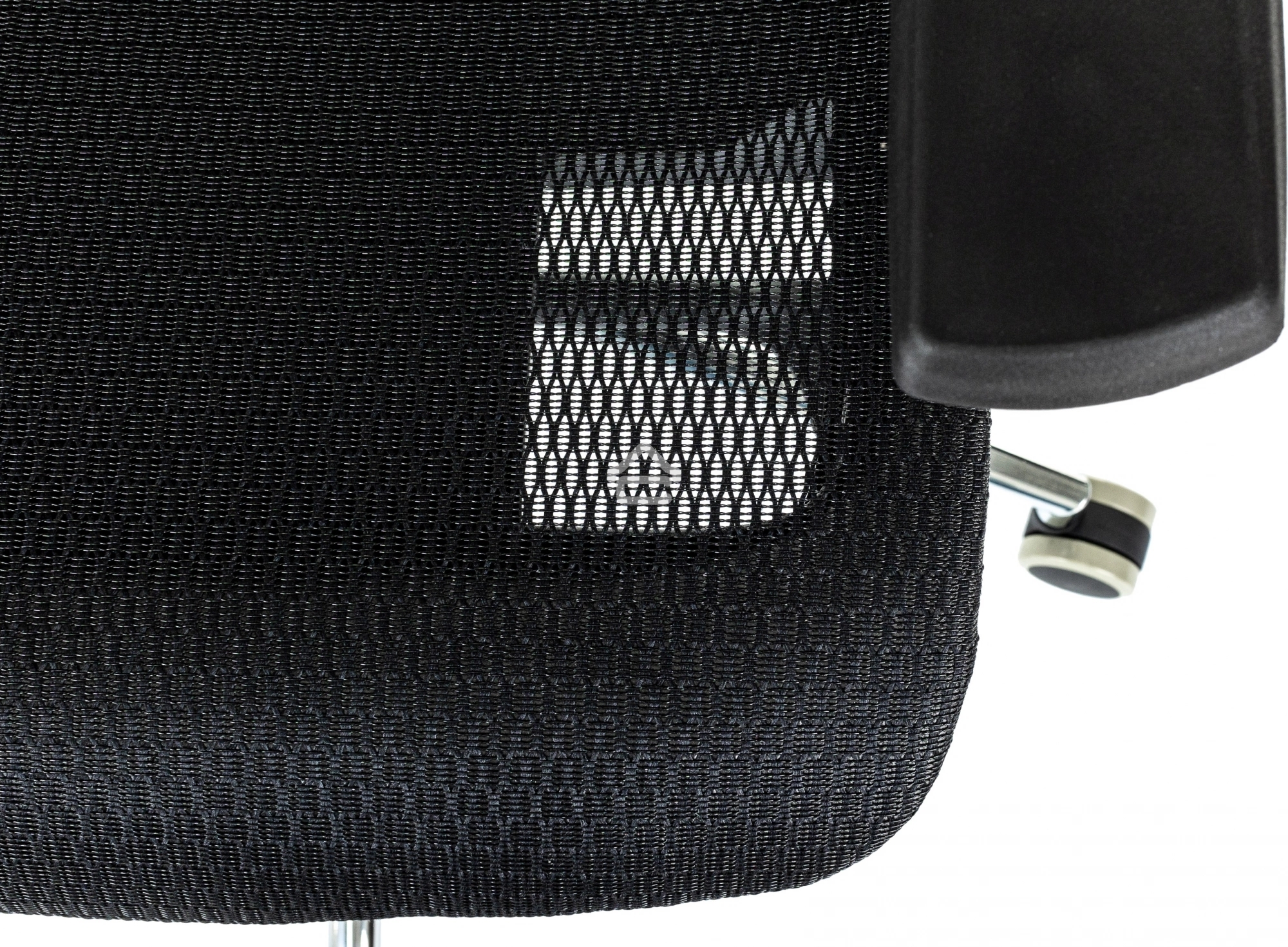 Кресло руководителя Бюрократ MC-912-H черный, сетка с подголов. крестов. металл хром