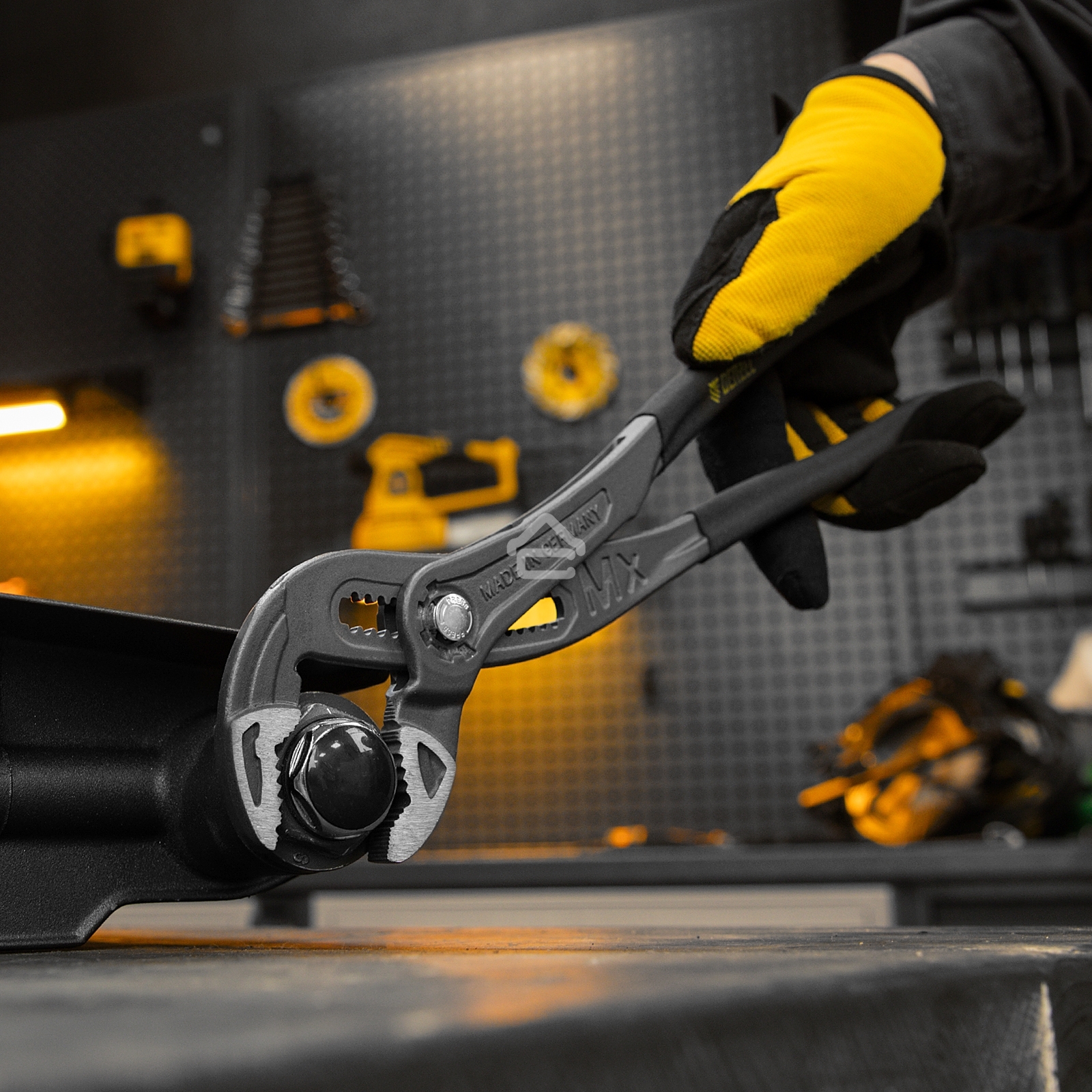 Клещи переставные Denzel кнопочный механизм, обливные рукоятки, 300 мм