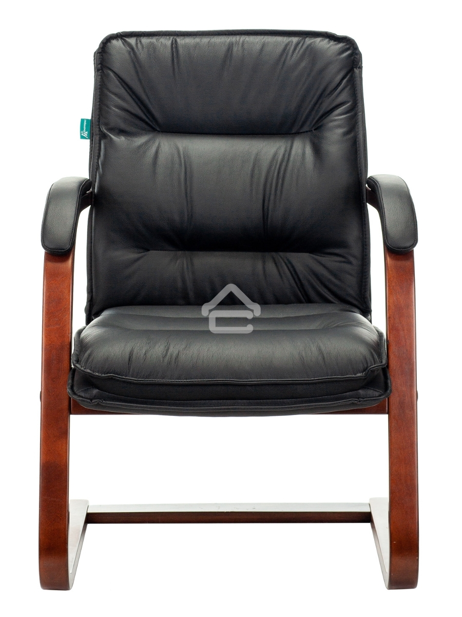Кресло офисное Бюрократ T-9927WALNUT-AV черный, кожа, полозья дерево