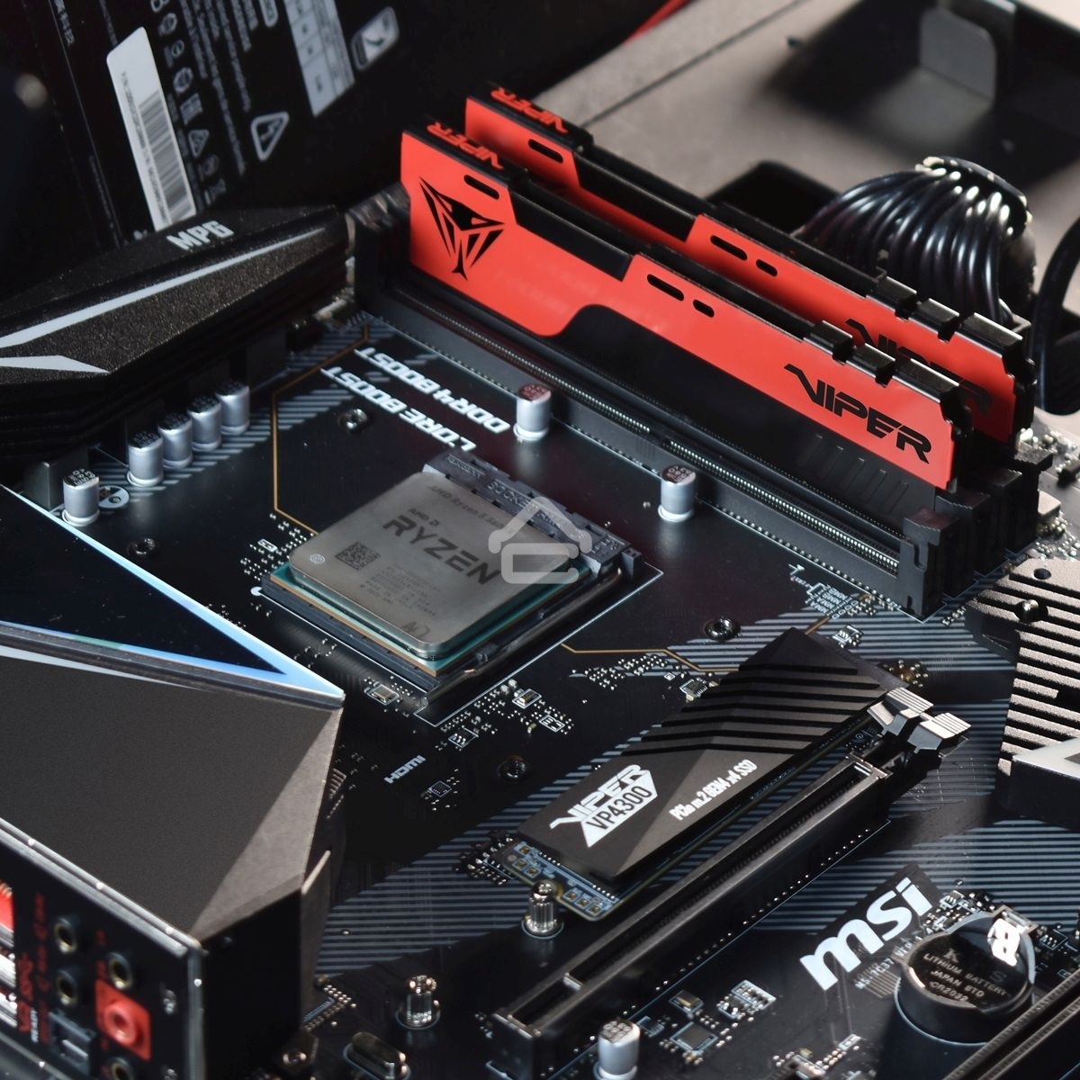 Оперативная память Patriot Viper Elite II, DDR4, 16GB (1x16 GB), 2666 MHz, CL16, DIMM, радиатор, красный