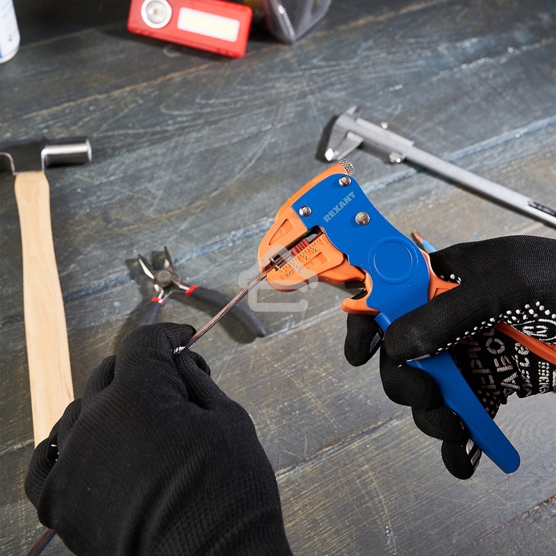 Инструмент для зачистки многожильного кабеля Rexant HT-150B