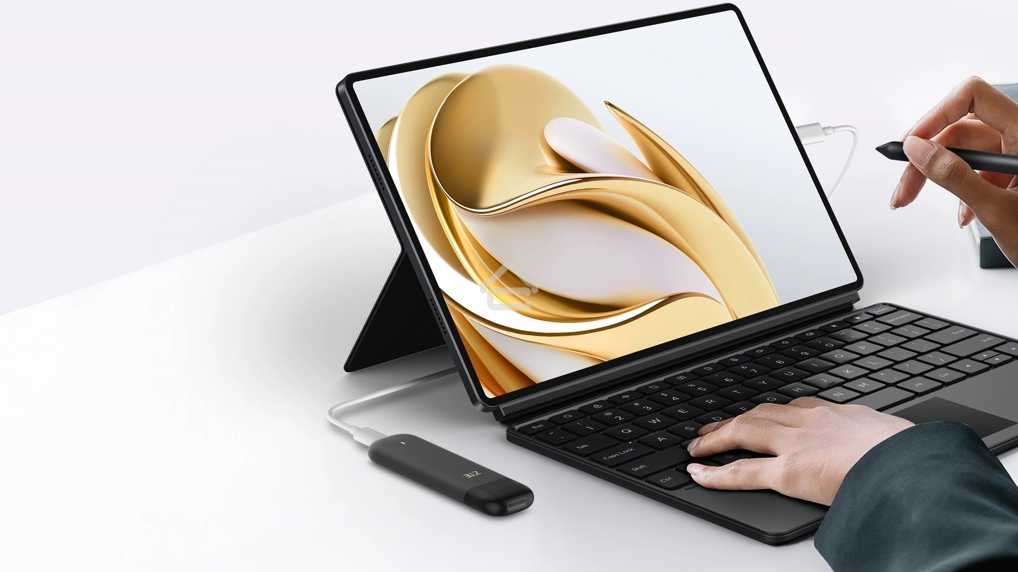 Модем 3G/4G ZTE F30Pro USB Wi-Fi VPN Firewall +Router внешний черный