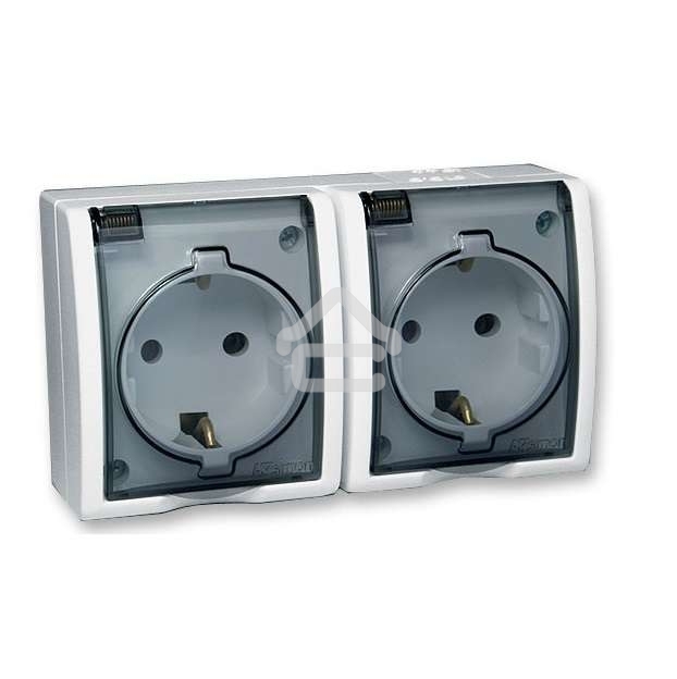 Розетка SIMON 15 Aqua 1594433-030 2-я с заземлением белая с крышкой наружная IP54