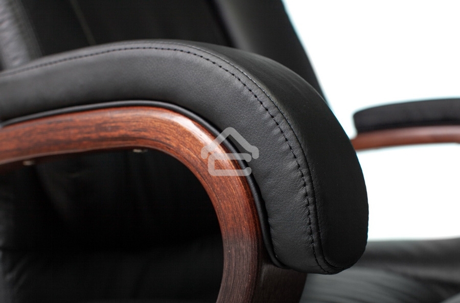 Кресло руководителя Бюрократ T-9925WALNUT/BLACK черный, кожа, крестовина дерево