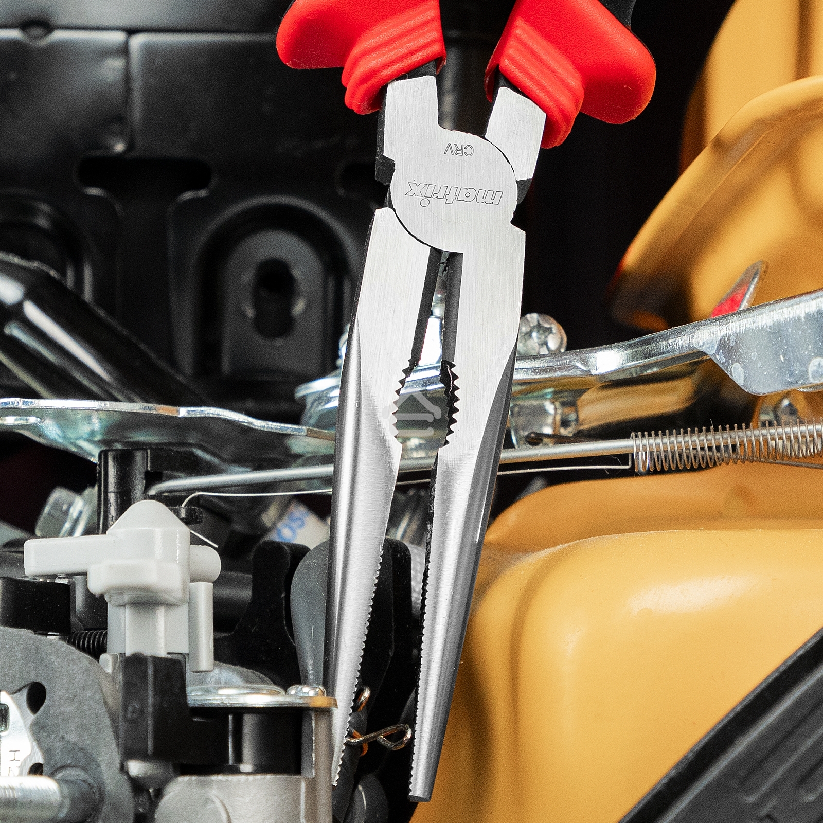 Длинногубцы прямые Matrix 17311, 200 мм, хром-ванадий, двухкомпонентные рукоятки