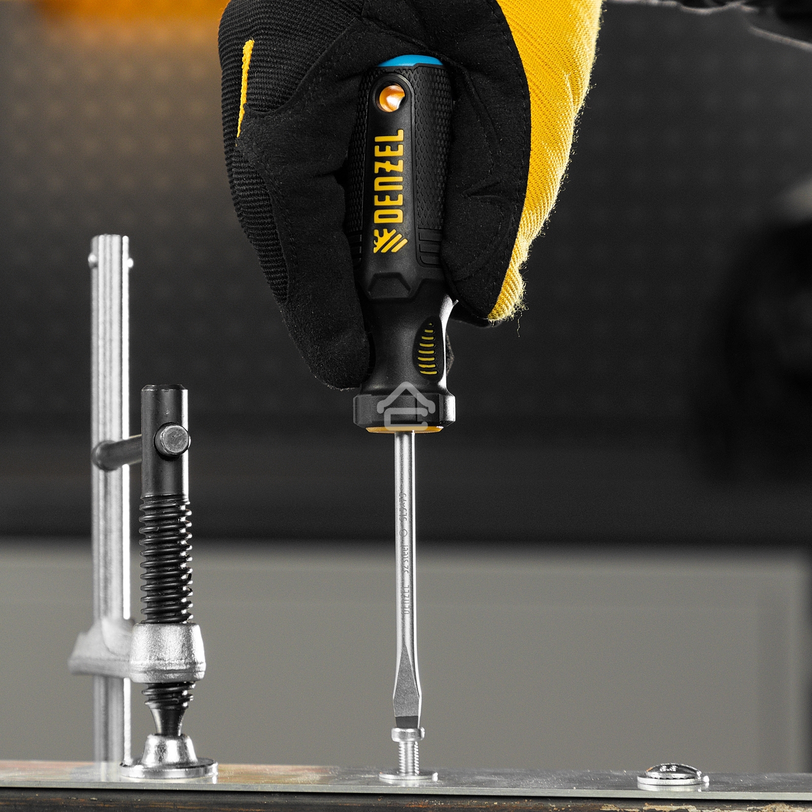 Отвертка, SL5x75 мм, S2, 3к рукоятка Denzel