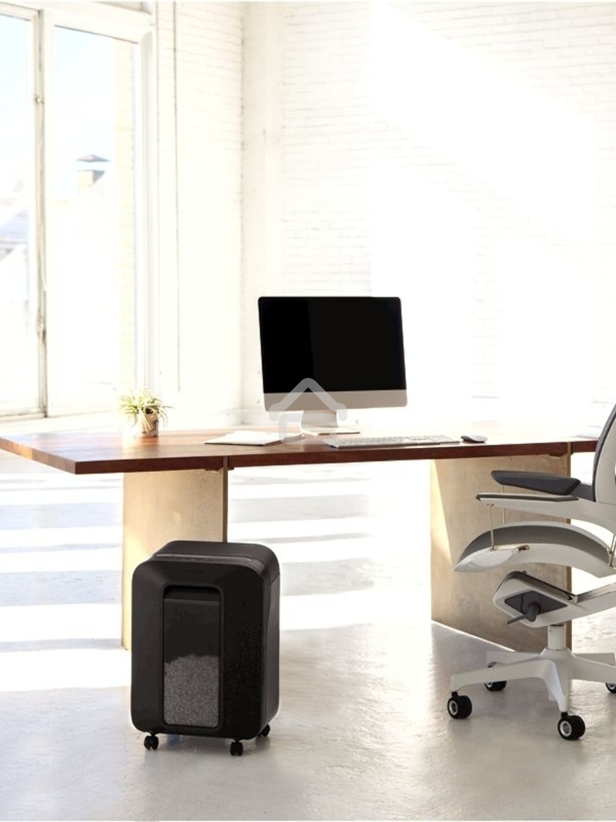 Шредер Fellowes PowerShred LX200 черный (секр.P-4)/перекрестный/12лист./22лтр./скрепки/скобы/пл.карты