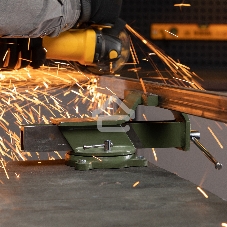 Тиски слесарные Сибртех 150 мм, стальные, поворотные