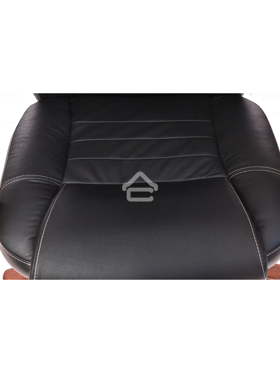 Кресло руководителя Бюрократ T-9923WALNUT/BLACK черный, кожа, крестовина дерево