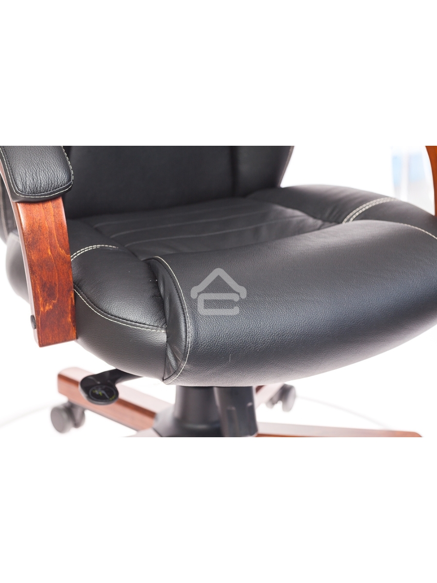Кресло руководителя Бюрократ T-9923WALNUT/BLACK черный, кожа, крестовина дерево