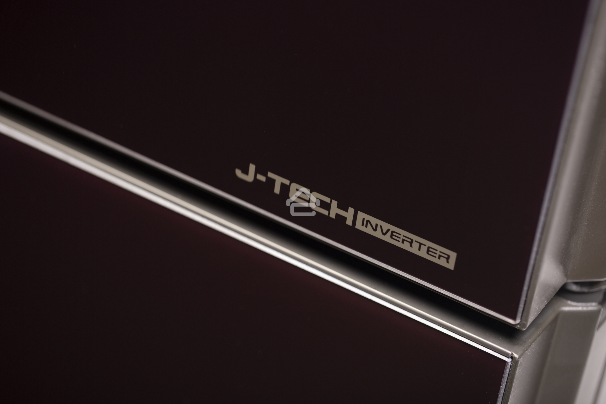 Холодильник Sharp SJ-GX98PRD темно-бордовый трехкамерный Side by Side 394/211 л морозилка снизу