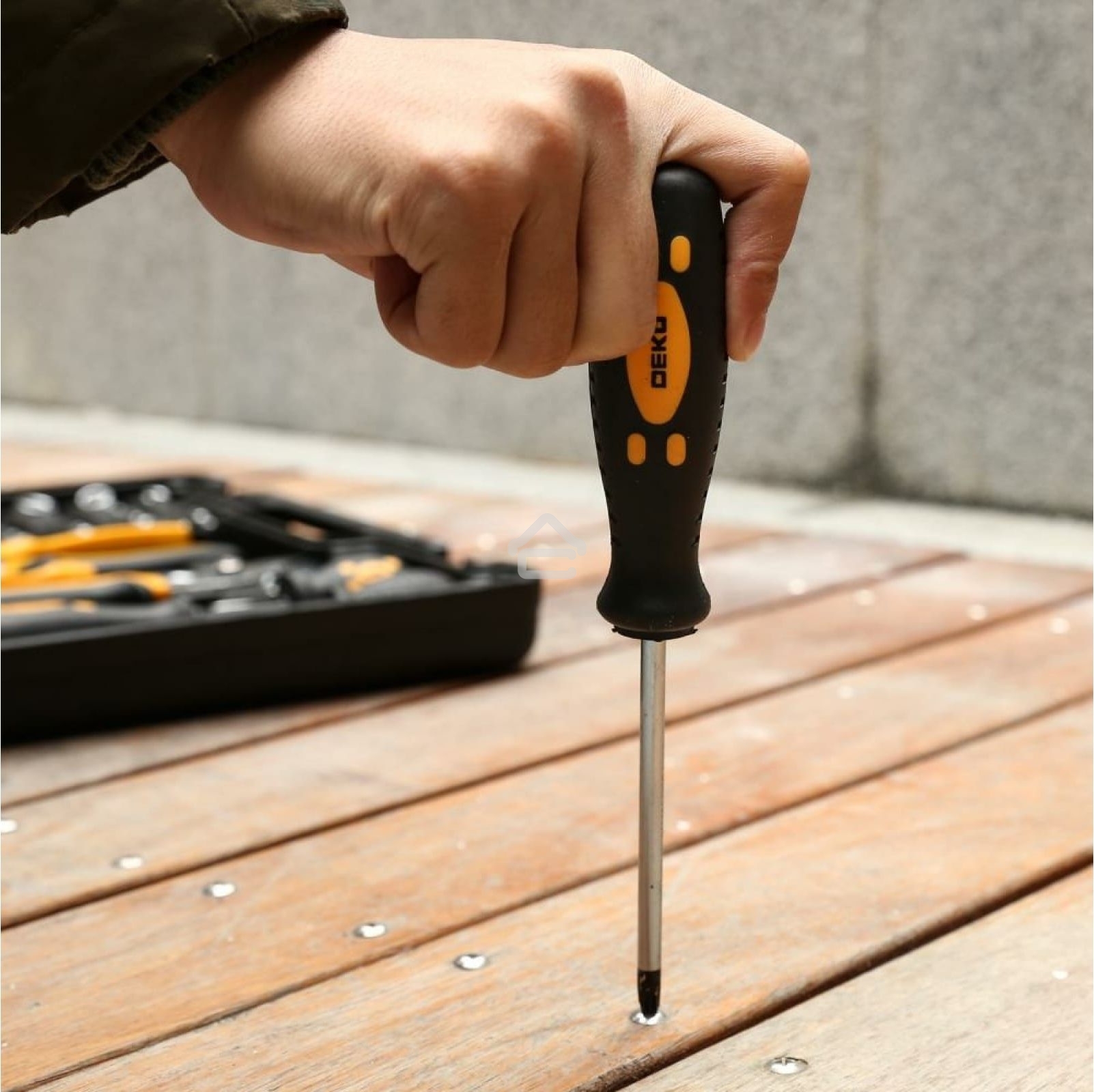 Набор инструментов Deko DKMT63 63 предмета (жесткий кейс)