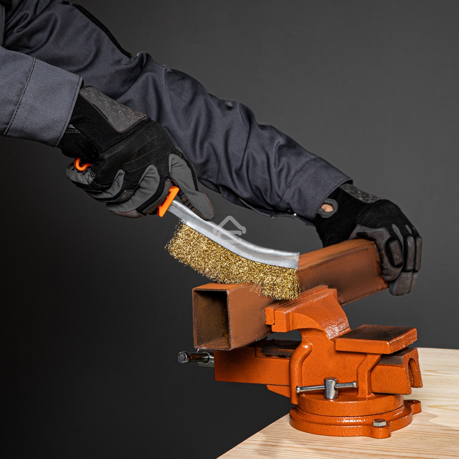 Тиски Sparta слесарные 125мм поворотные с наковальней