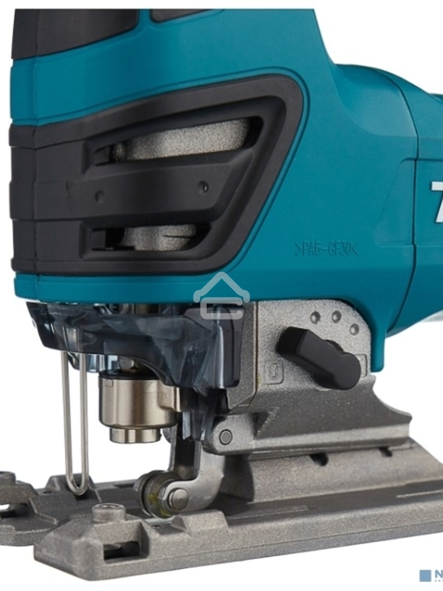Лобзик Makita 4350FCT Лобзик,в\рук,{720Вт,800-2800об\м,ход-26мм,рез-135мм,2.5кг,чем,подсветка,маятн}
