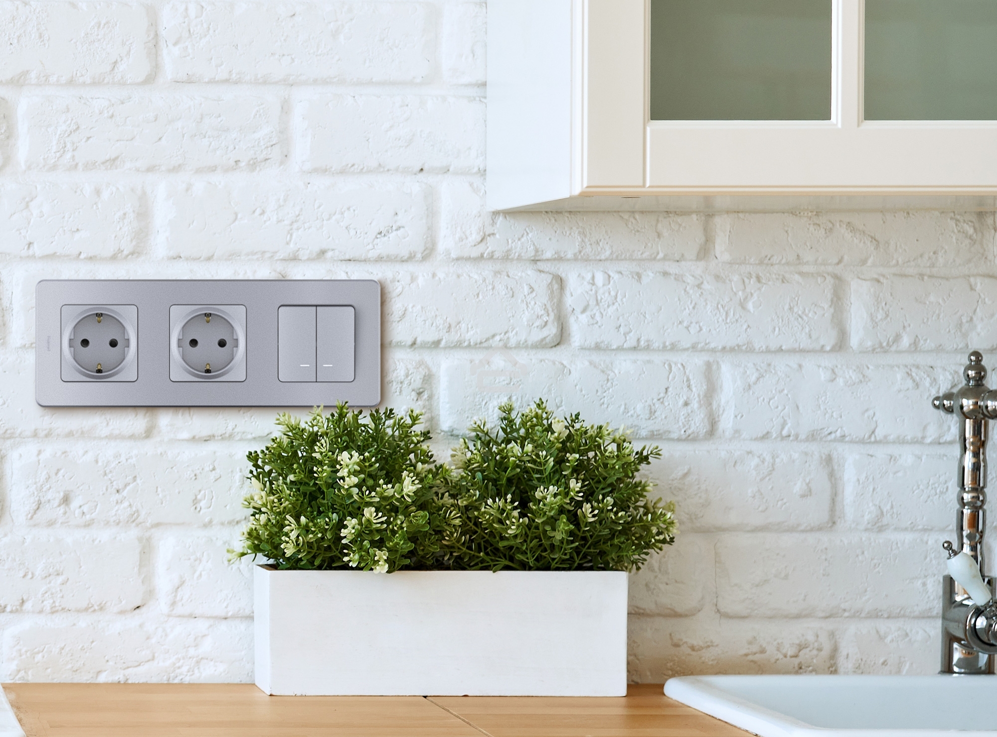 Выключатель 2-клавишный с подсветкой/индикацией 10AX 250 В алюминий